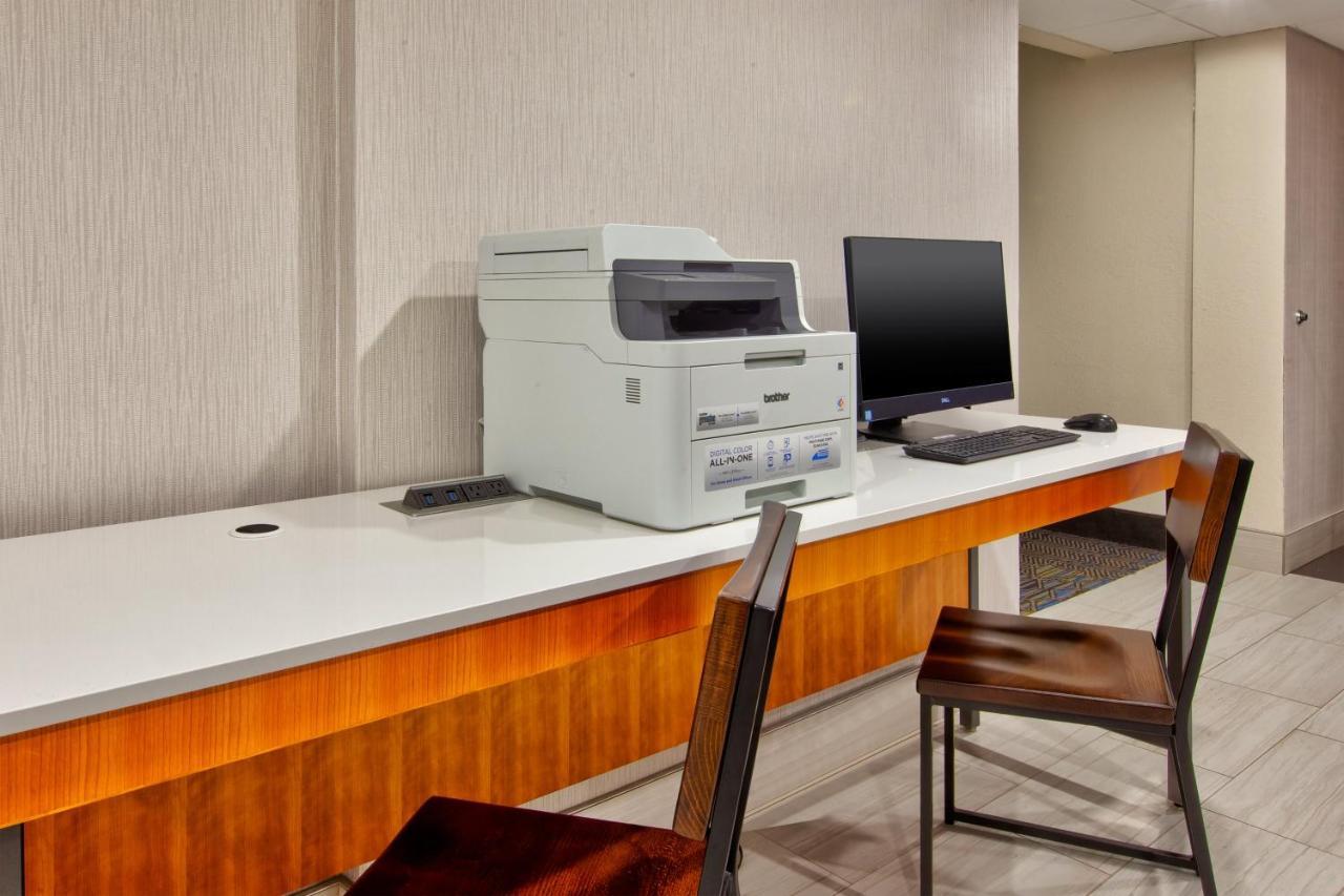 Holiday Inn Express Fairfax-Arlington Boulevard By Ihg Dış mekan fotoğraf