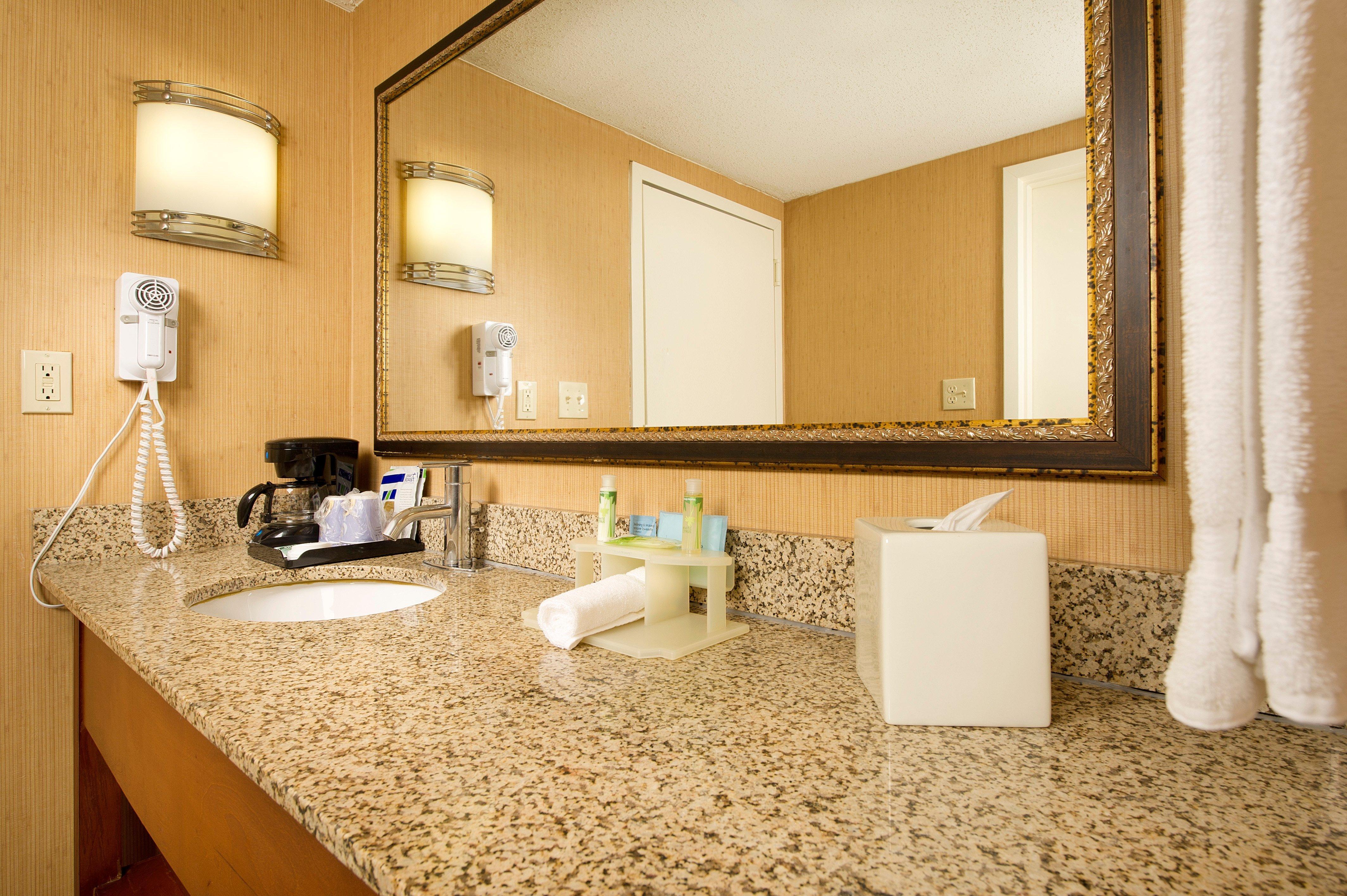 Holiday Inn Express Fairfax-Arlington Boulevard By Ihg Dış mekan fotoğraf
