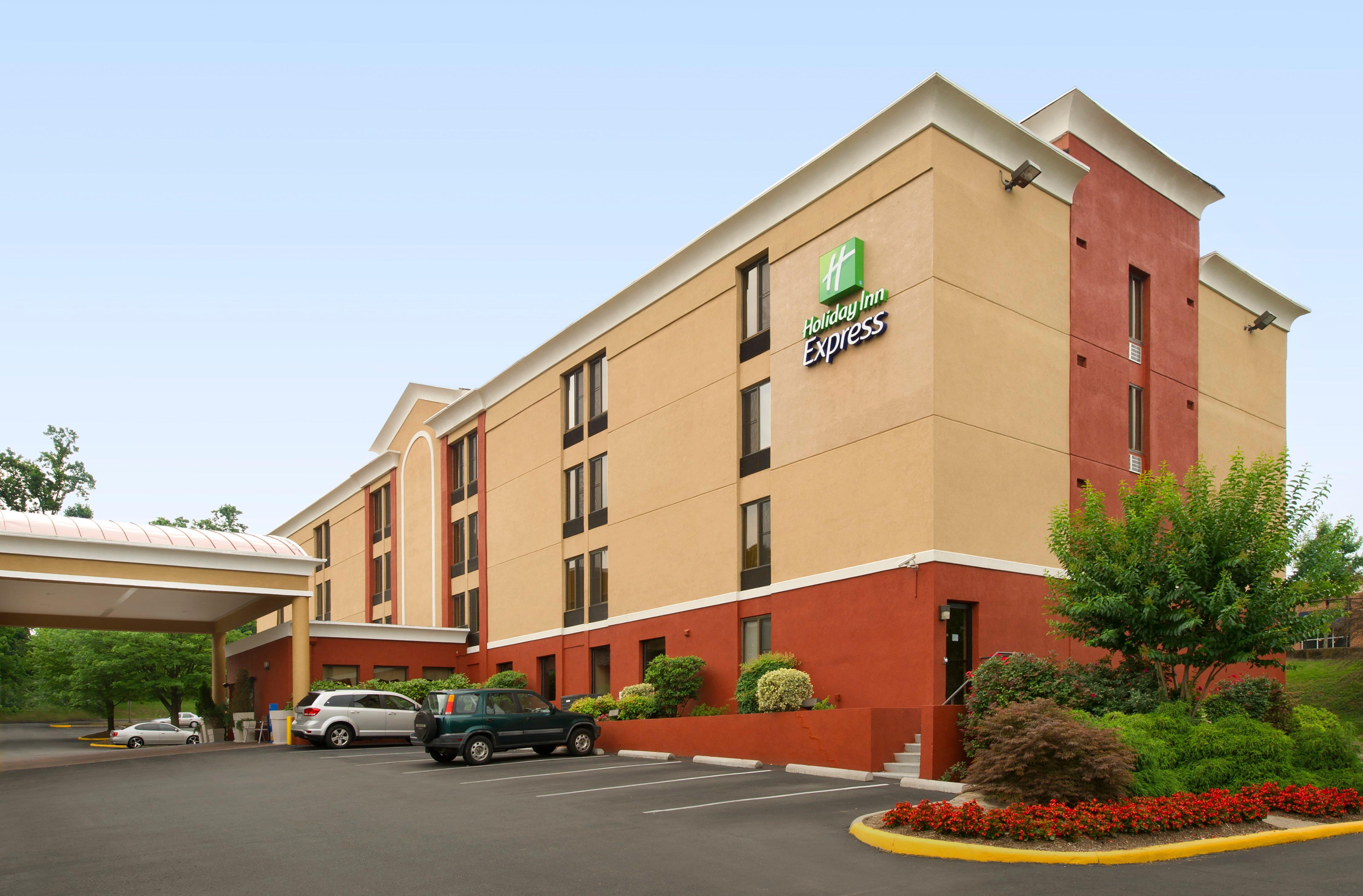 Holiday Inn Express Fairfax-Arlington Boulevard By Ihg Dış mekan fotoğraf