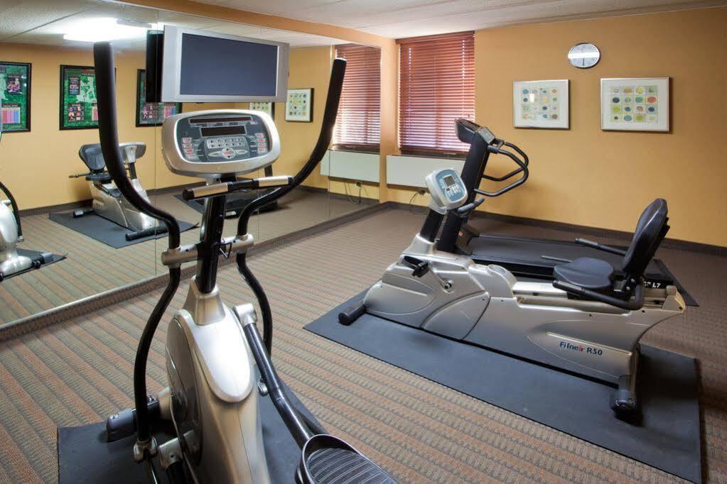 Holiday Inn Express Fairfax-Arlington Boulevard By Ihg Dış mekan fotoğraf